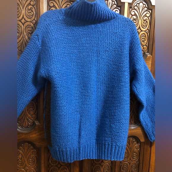 Carducci Sweater - Picture 15 of 16
